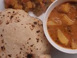 Jowar ki roti with Dahi ke aloo