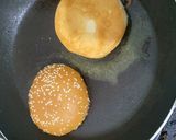 Foto langkah ke 4 dari resep Chicken Burger.