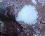 A picture of step 4 of Marbled Yogurt and Seed Cake.