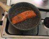 Foto langkah ke 2 dari resep Steak Salmon Saus Teriyaki.