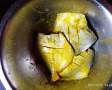 A picture of step 3 of Pomfret curry.
