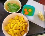 รูปขั้นตอนการทำที่ 1 ของ ฟักทองผัดไข่
