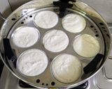 A picture of step 3 of Caterpillar rava idli.