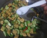 Foto langkah ke 7 dari resep Tumis Timun Tempe Telur.