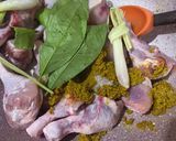 Foto langkah ke 1 dari resep Ayam Ungkep Praktis Tanpa Air.