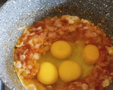 Foto del paso 2 de la receta: Huevos con harina de yuca