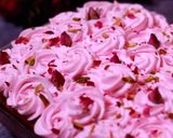 ரொமான்டிக் ரோஸ்மில்க் கேக் (Romantic rosemilk cake recipe in tamil) ரெசிபி ஸ்டேப் 15 புகைப்படம்