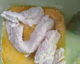 Foto langkah ke 2 dari resep Doritos Chicken Fingers.