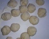 Фото кроку 2 до Паровые вареники с вишней и клубникой из мультиварки.