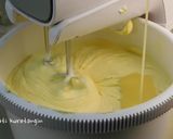 Foto langkah ke 2 dari resep Marble Butter Cake Premium.