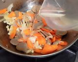 Foto langkah ke 3 dari resep Tumisan Campur Kecap.