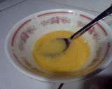 Foto langkah ke 3 dari resep Telur dadar ft daun so ala ala.