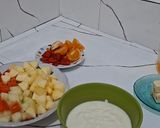 Foto langkah ke 2 dari resep Fruit Salad with Yogurt Cream.