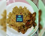 A picture of step 4 of Jollof rice with pepperd chicken.
