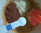 Foto langkah ke 2 dari resep ChocoChips Cookies.