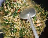 Foto langkah ke 5 dari resep Tumis bunga kates.