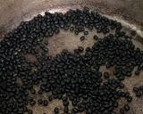 Hình bước làm 1 của món Nước đậu đen táo đỏ