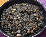 Foto del paso 9 de la receta: Arroz negro con mariscos