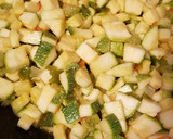 Foto del paso 1 de la receta: Calabacitas guisadas "fácil y deliciosas"