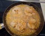 Foto del paso 5 de la receta: Merluza con salsa de boletus frescos