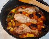 Foto del paso 5 de la receta: Jamoncitos de pollo en salsa de cebolla y berenjena