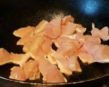 A picture of step 1 of Soy sauce chicken.