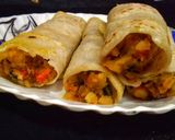 পরোটা আলুরোল (parota aloo roll recipe in Bengali) রেসিপির ধাপ 6 ছবি