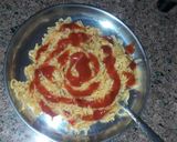 A picture of step 5 of Garlic tomato sauce maggi.