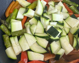 Foto del paso 3 de la receta: Arroz basmati con verduras salteadas