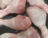 Foto del paso 1 de la receta: Muslitos de pollo en salsa de verduras