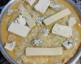 Foto del paso 4 de la receta: Tarta de cebolla con una tapa, 2 quesos y sin aceite