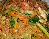 Foto langkah ke 8 dari resep Bihun Goreng ala Endah.