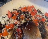 A picture of step 4 of Mushroom, sweetcorn and blackbean salad.