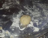 عکس مرحله 1 از دستور نانِ مغزدار با مغز شکلاتی