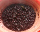 Foto del paso 1 de la receta Arroz negro con calamares y gambas
