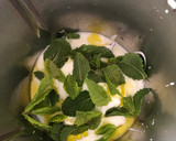 Foto del paso 1 de la receta: Ensaladilla fresca de aguacate y langostinos con hierbabuena