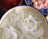 Foto del paso 1 de la receta: Cazuelita de rape y salmón con langostinos