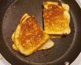 A picture of step 2 of Buffalo Chicken Grilled Cheese.