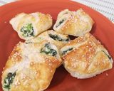Foto del passaggio 5 della ricetta Fagottini di sfoglia con ricotta e spinaci