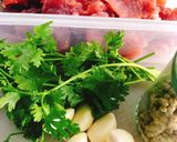 รูปขั้นตอนการทำที่ 1 ของ หมูกระเทียม พริกไทย