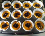 Foto del paso 2 de la receta: Magdalenas de flan con corazón de dulce de arándanos