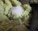 A picture of step 3 of Lauki Halwa.