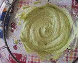 Foto del passaggio 2 della ricetta Spaghetti integrali al pesto di rucola, avocado e pinoli
