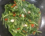 Foto langkah ke 2 dari resep Tumis Kangkung.