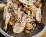 A picture of step 2 of Homemade Raw banana chips.