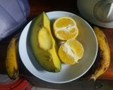 A picture of step 1 of Avocadao, banana and orange juice.