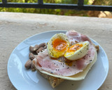 Foto del paso 4 de la receta: Tostada trufada con huevo poché para desayunar