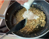 Foto del paso 6 de la receta: Chuletas de cerdo con crema de quesitos