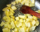 A picture of step 2 of Boneless chicken and potato stew.