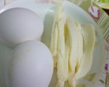 A picture of step 2 of Cheese Omelet.